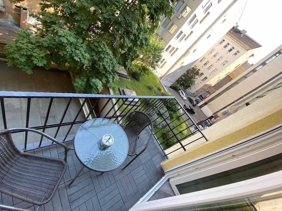 Extra Sok Szobas Apartman Budapest Kozpontjaban Διαμέρισμα Εξωτερικό φωτογραφία