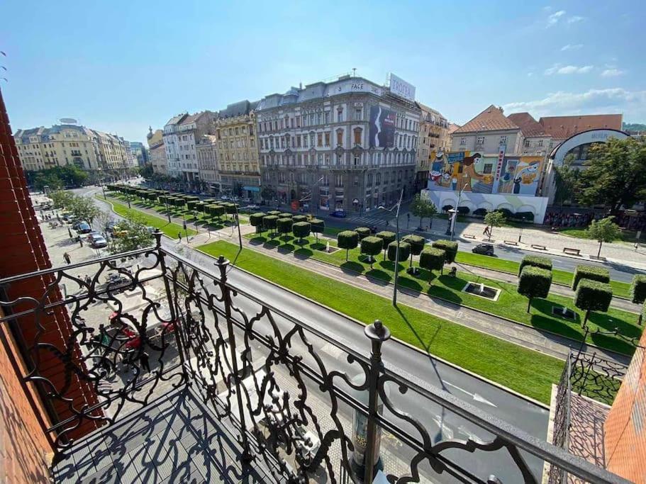 Extra Sok Szobas Apartman Budapest Kozpontjaban Διαμέρισμα Εξωτερικό φωτογραφία